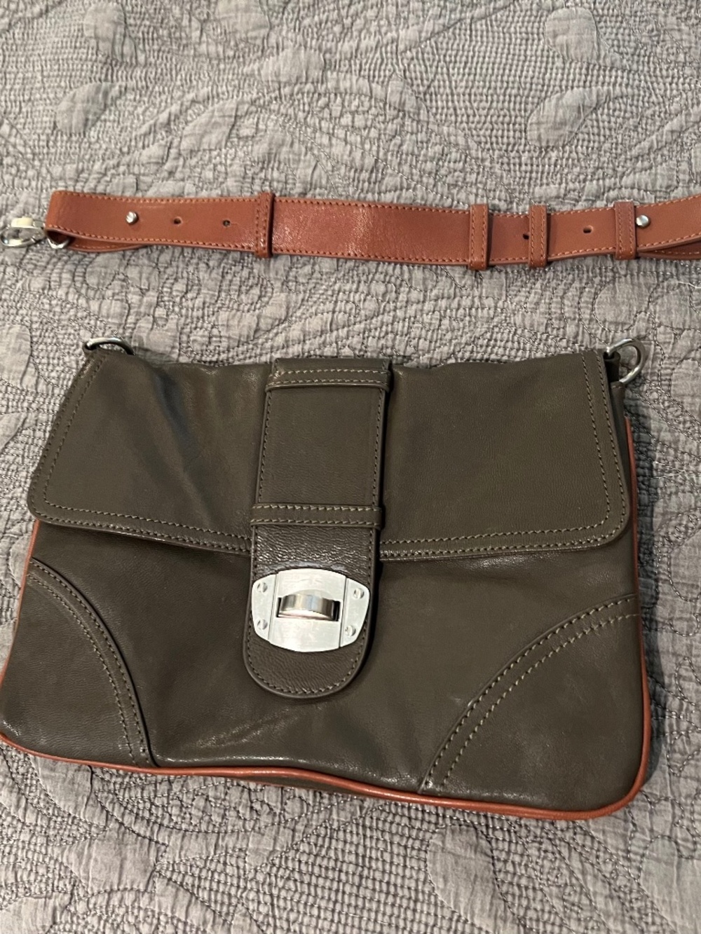Sondra Robert’s Genuine Leather Olive and Brown Handled Clutch Bag w/Pockets